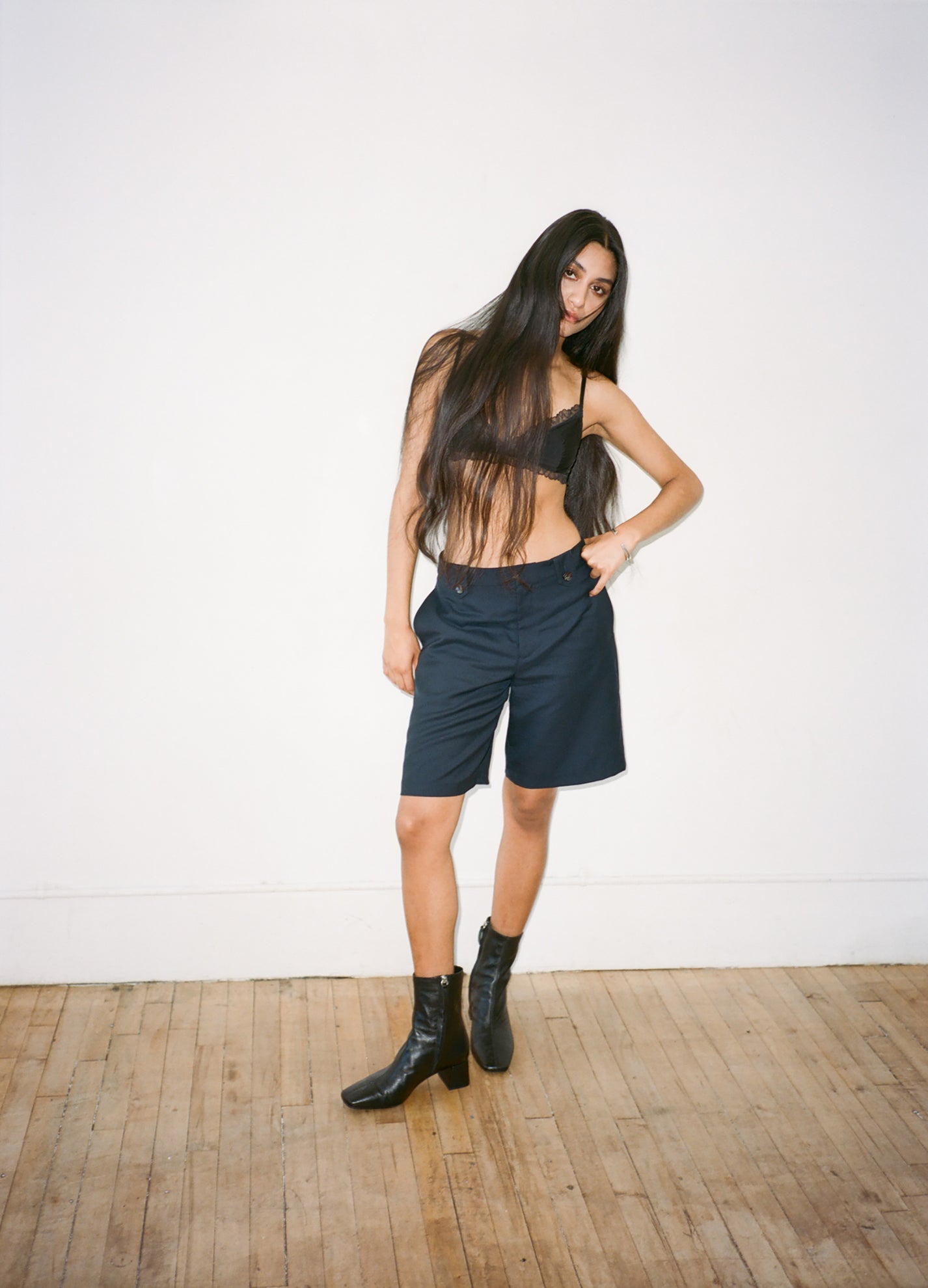 NAVY SUIT SHORTS
