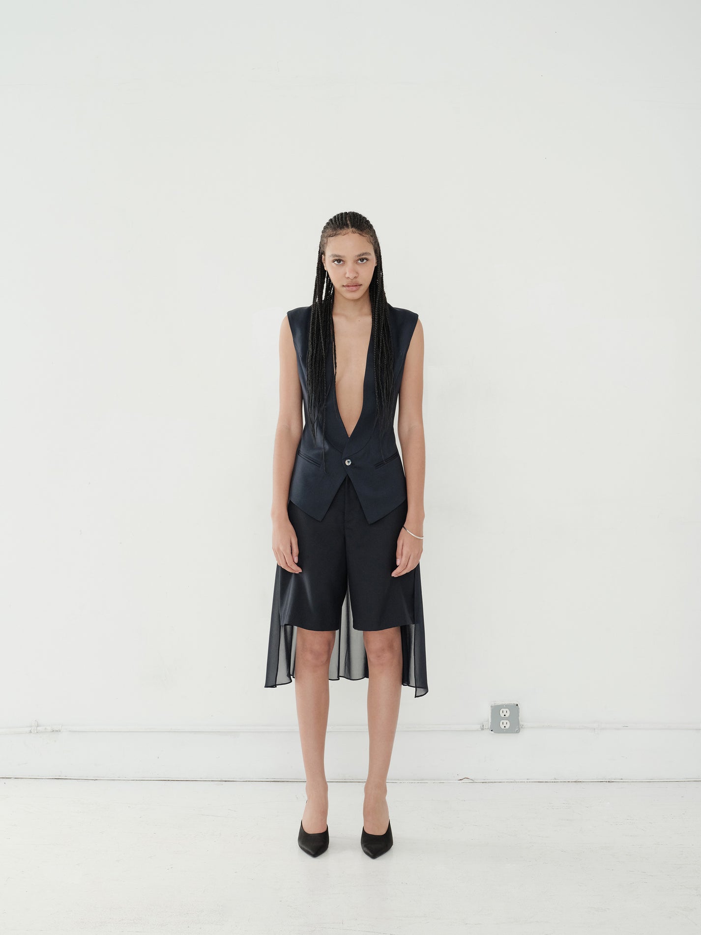 BACK SHEER VEST