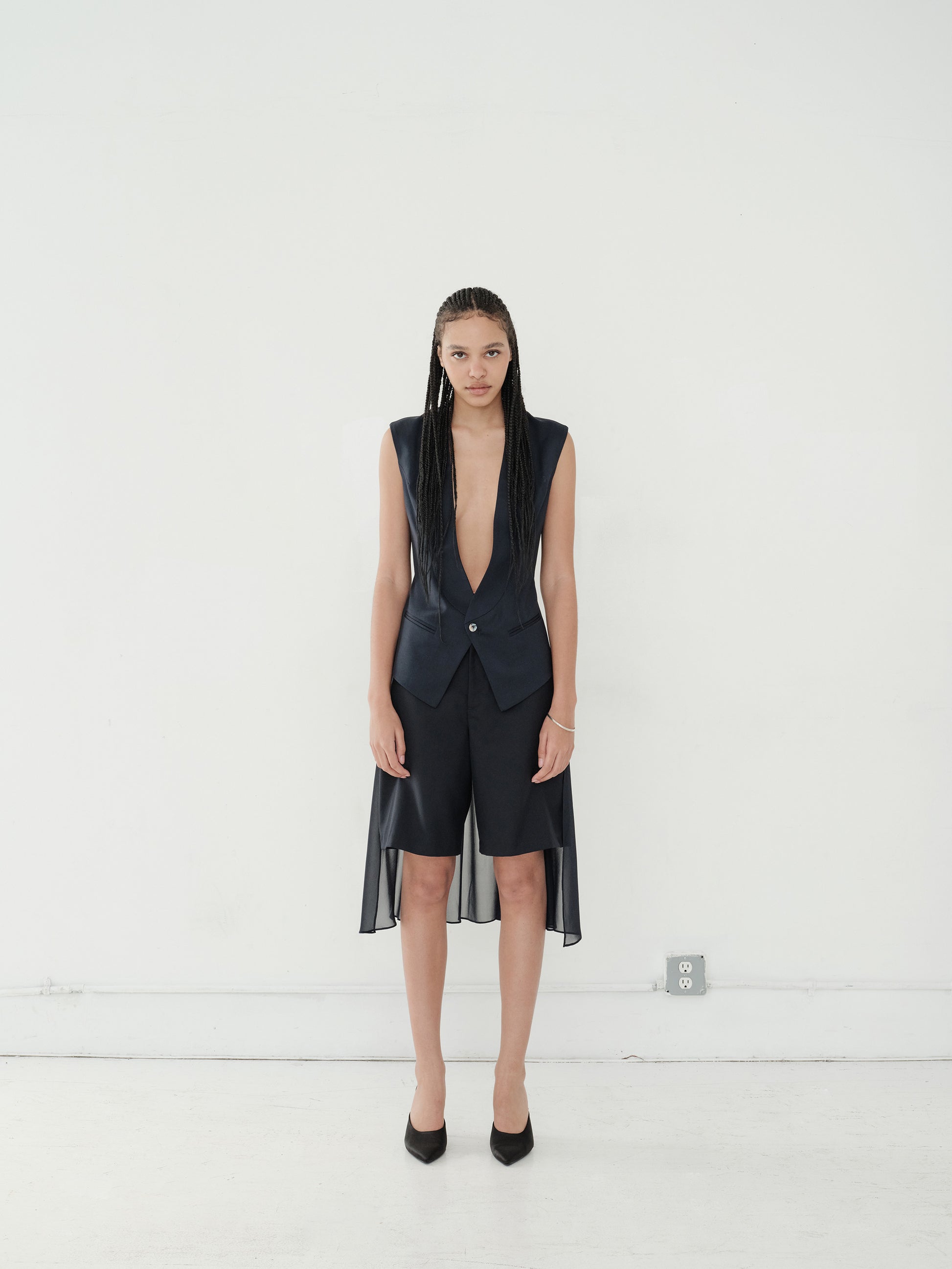 NAVY SUIT SHORTS